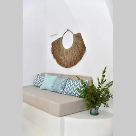 Apartment Traditionally Designed Apt For 4ppl In Lefkes