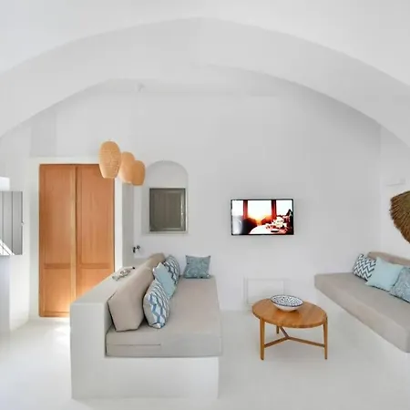Traditionally Designed Apt For 4ppl In Lefkes Apartment