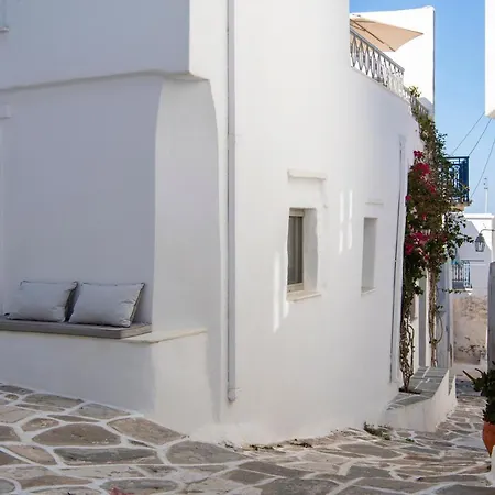 Traditionally Designed Apt For 4ppl In Lefkes Apartman Léfkesz